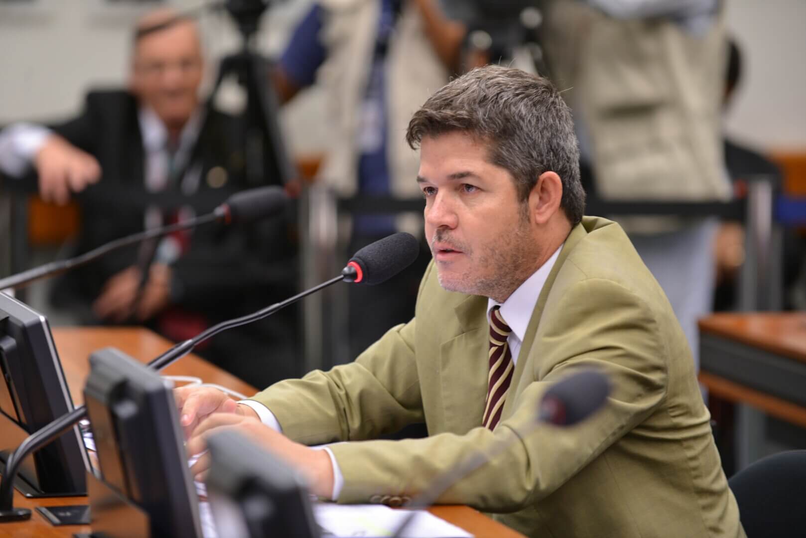 Delegado Waldir no plenario da camara